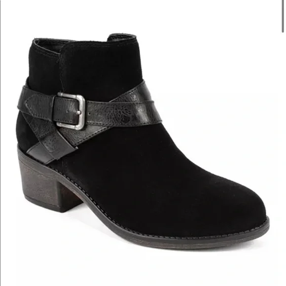 White Mountain Booties NWOB HP! 🥳 - Picture 1 of 7